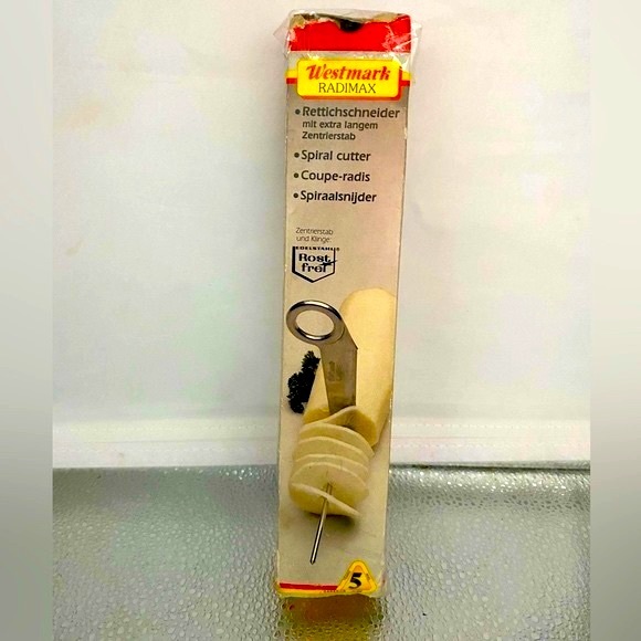 Vegetable Garnishing Tool- Professional Grade Spiral Cutter- W.Germany - Picture 4 of 5